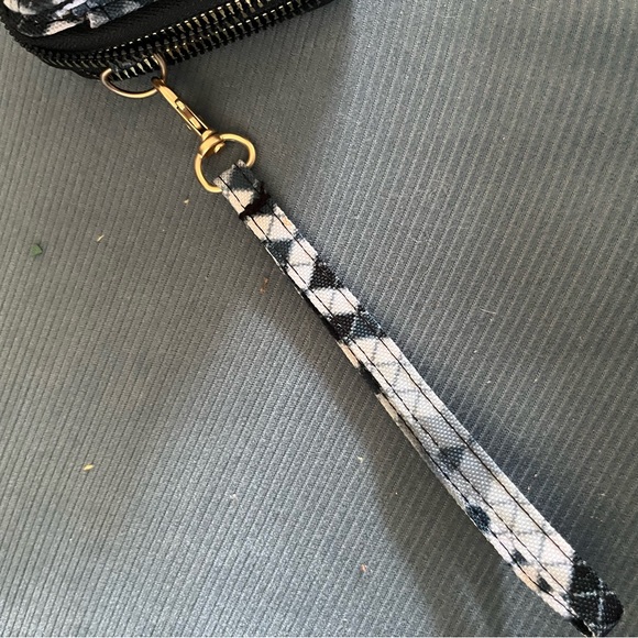 GUC Simply Southern Wristlet/Plaid Design-Large Enough to Hold Everything! - Picture 11 of 12